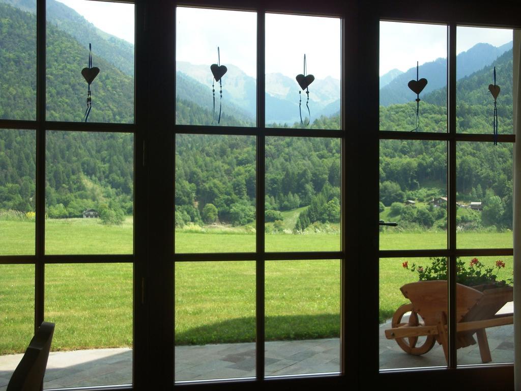 Agritur Cornasest Acomodação com café da manhã Breguzzo Exterior foto