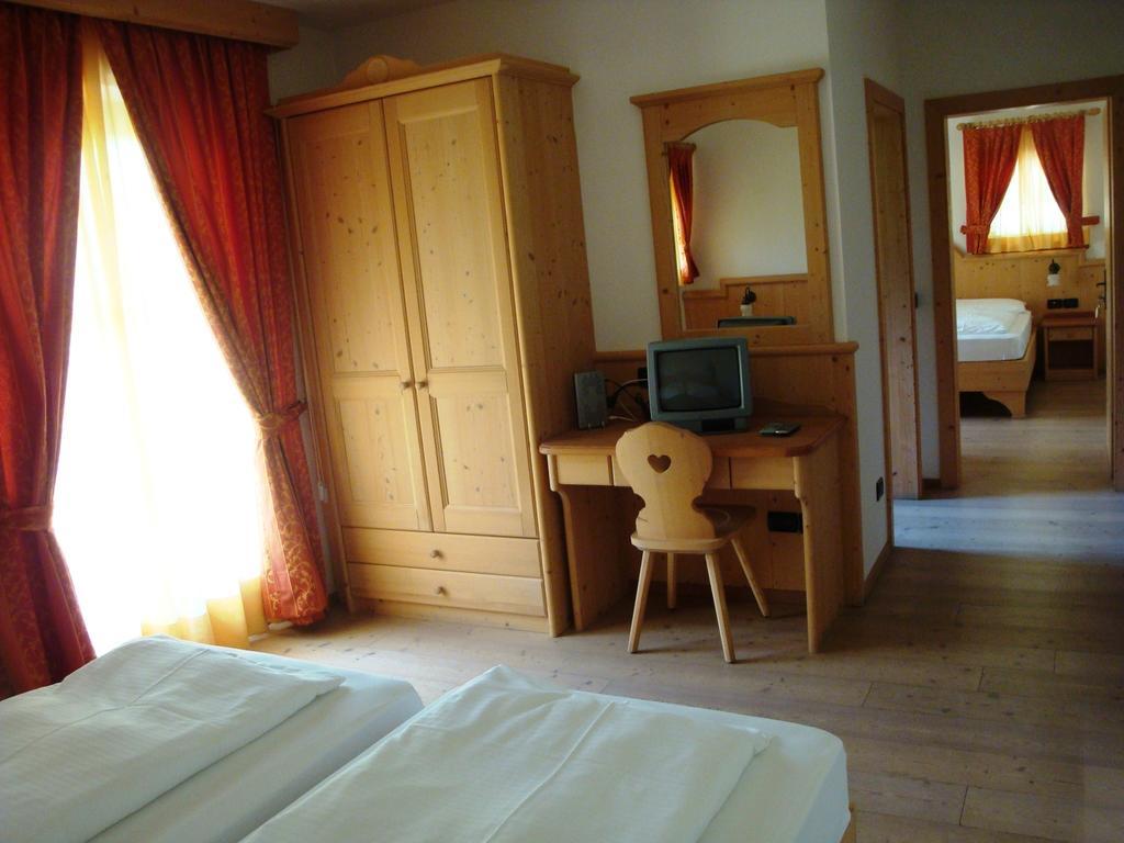 Agritur Cornasest Acomodação com café da manhã Breguzzo Quarto foto