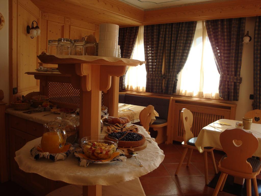 Agritur Cornasest Acomodação com café da manhã Breguzzo Exterior foto