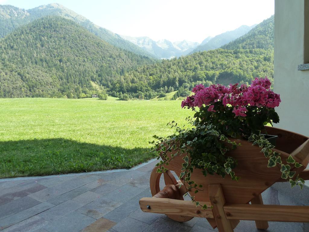 Agritur Cornasest Acomodação com café da manhã Breguzzo Exterior foto