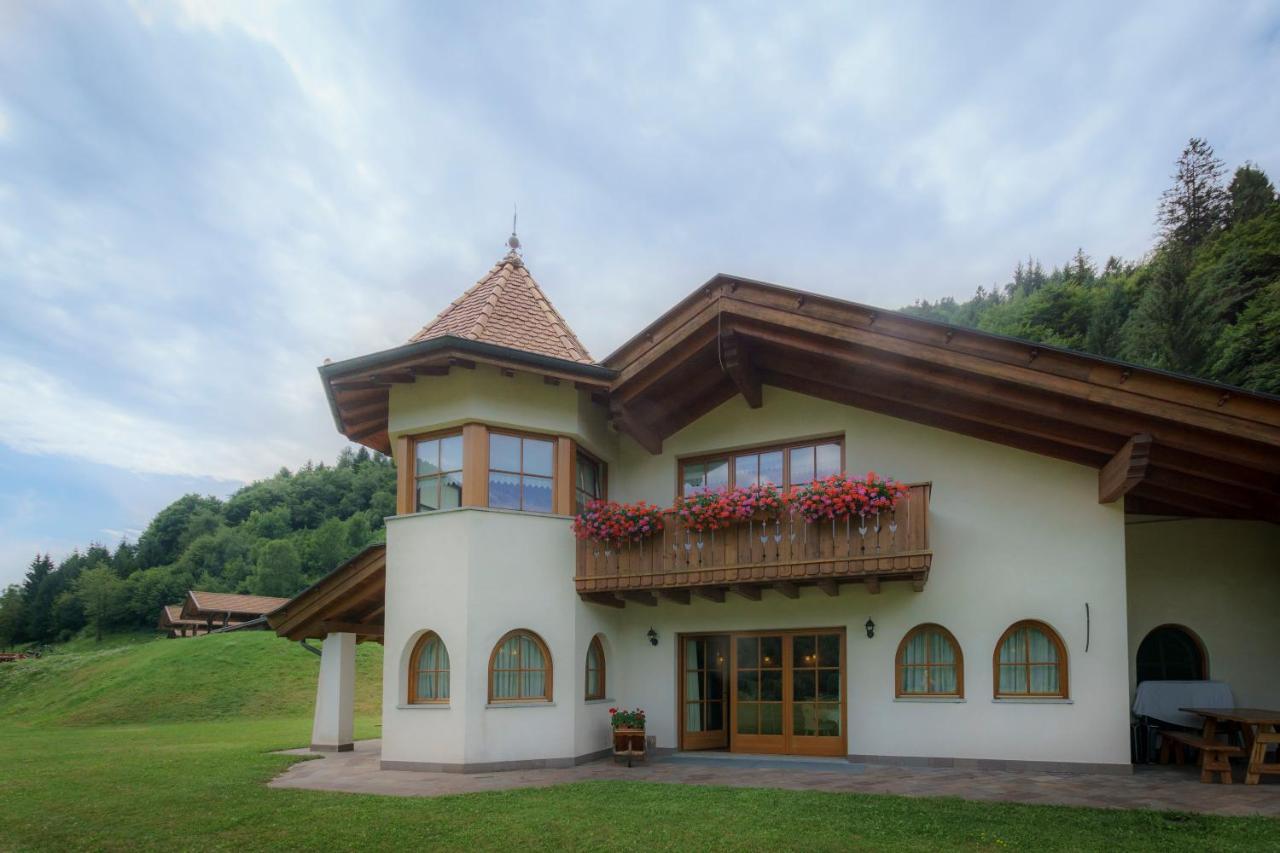 Agritur Cornasest Acomodação com café da manhã Breguzzo Exterior foto